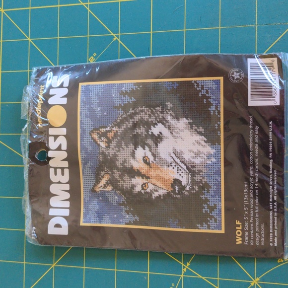 Dimensions Other - DEMENSIONS Needlepoint WOLF